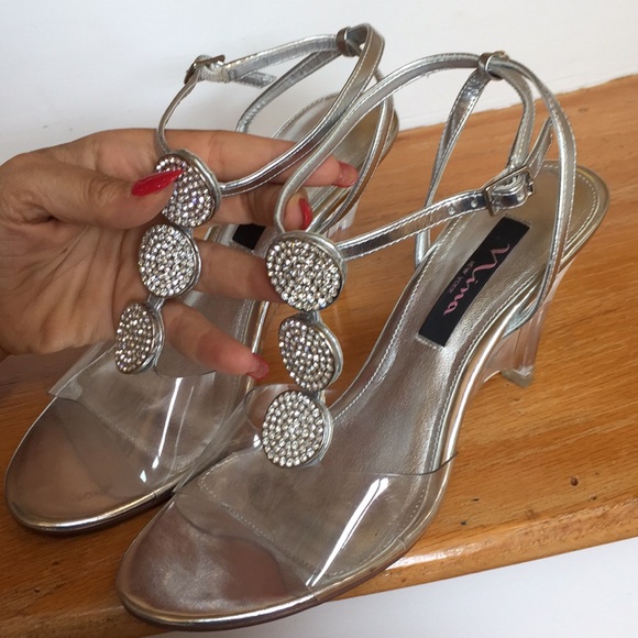 Nina triple strappy crystal medallion/Lucite heels - Picture 5 of 8